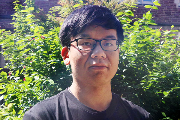 Zhenqin Wang